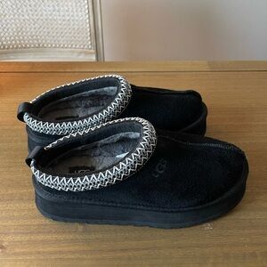 UGG Tasman Black Slippers